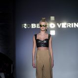 Top de cuero de Roberto Verino primavera/verano 2017 en la Madrid Fashion Week
