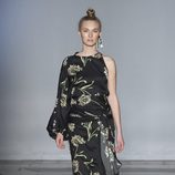 Vestido floralde Roberto Verino primavera/verano 2017 en la Madrid Fashion Week