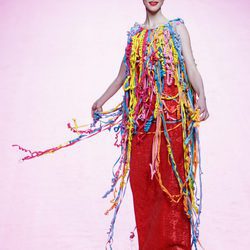 Vestido de serpentina de Ágatha Ruiz de la Prada otoño/invierno 2017/2018 en la Madrid Fashion Week