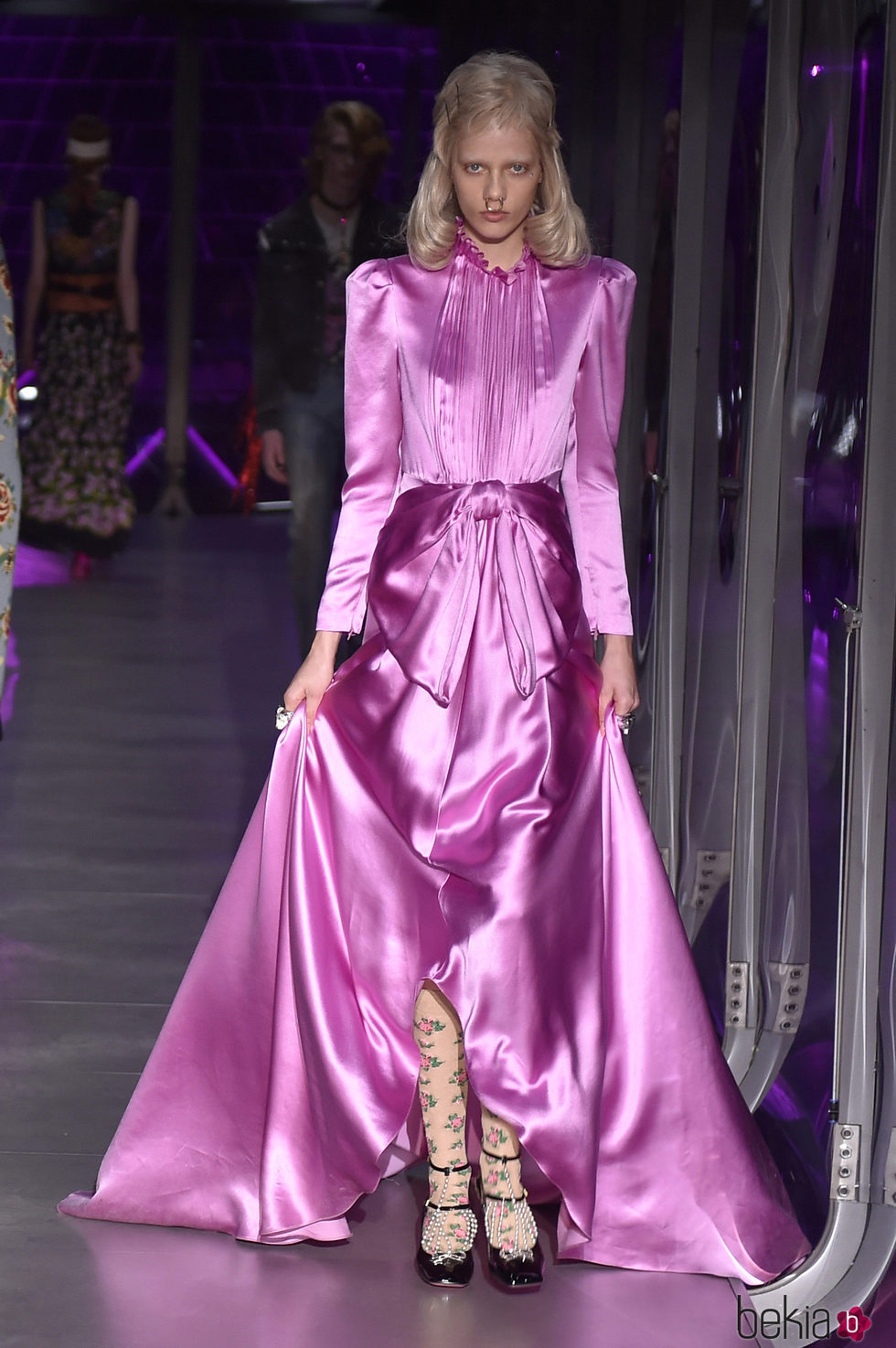 Vestido rosa de Gucci otoño/invierno 2017/2018 en la Milán Fashion Week
