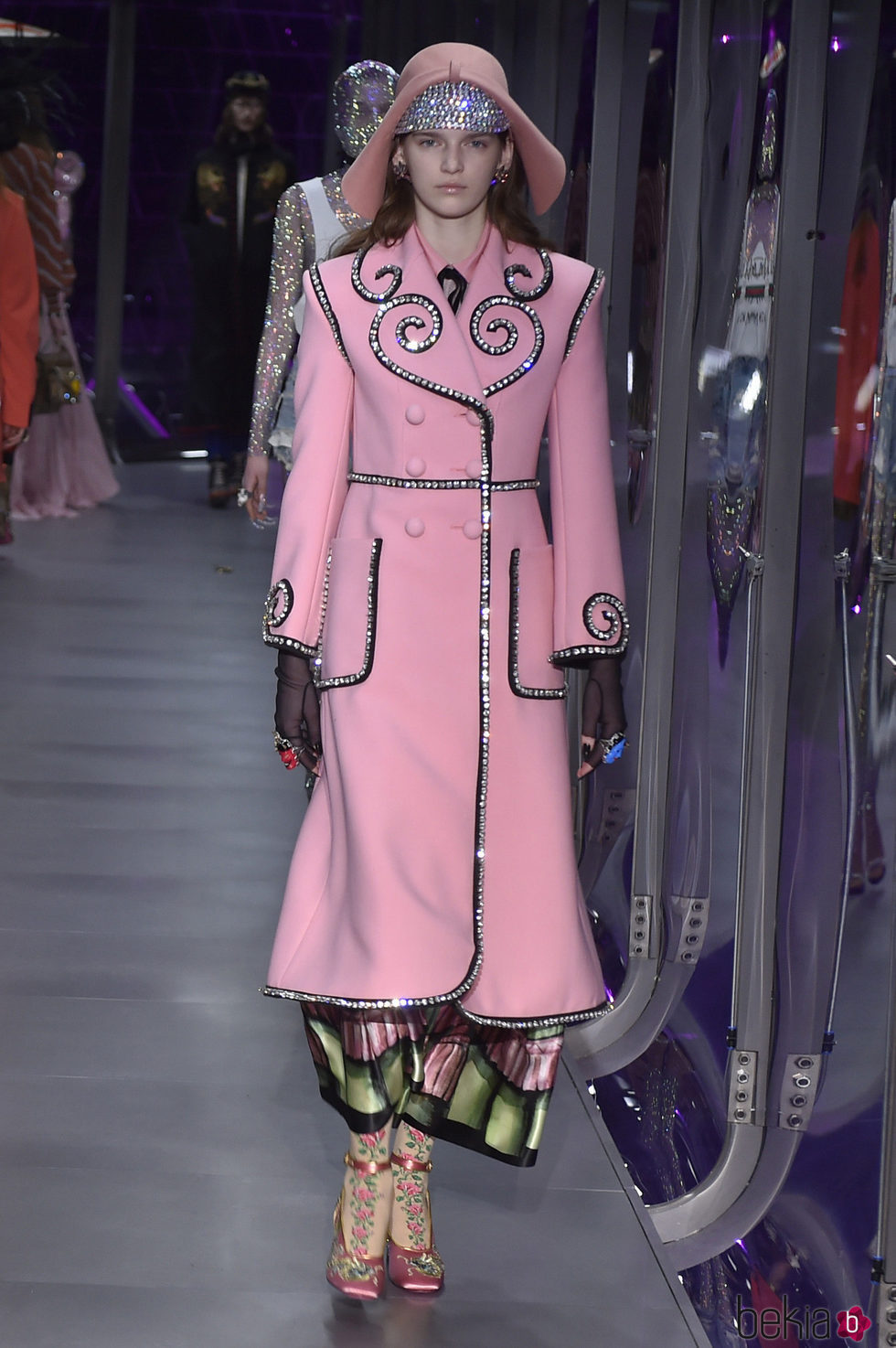Abrigo rosa cuarzo de Gucci otoño/invierno 2017/2018 en la Milán Fashion Week
