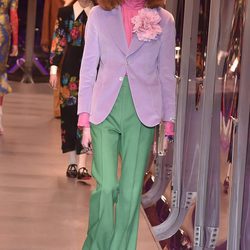 Traje de chaqueta vintage de Gucci otoño/invierno 2017/2018 en la Milán Fashion Week