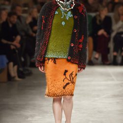 Falda de tubo de Prada otoño/invierno 2017/2018 en la Milán Fashion Week