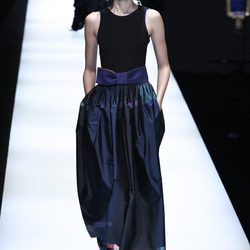 Falda-pantalón de Giorgio Armani otoño/invierno 2017/2018 en la Milán Fashion Week