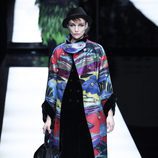 Abrigo multicolor de Giorgio Armani otoño/invierno 2017/2018 en la Milán Fashion Week