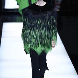 Abrigo de pelo de Giorgio Armani otoño/invierno 2017/2018 en la Milán Fashion Week