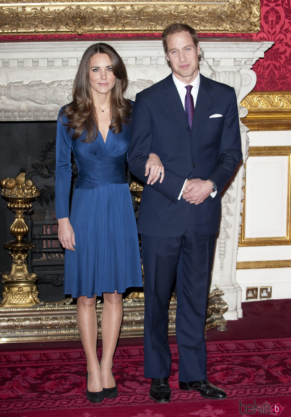 Kate Middleton y el príncipe Guillermo en el día del anuncio de su compromiso