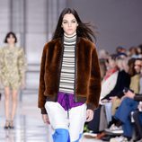 Pantalón sport de Chloé otoño/invierno 2017/2018 en la Paris Fashion Week