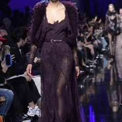 Vestido de encaje de Elie Saab de la colección otoño/invierno 2017/2018 en París Fashion Week