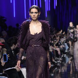 Vestido de encaje de Elie Saab de la colección otoño/invierno 2017/2018 en París Fashion Week