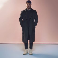 The Weeknd con un abrigo de paño de H&M primavera/verano 2017