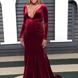 Ciara con un vestido de terciopelo en la fiesta de Vanity Fair tras los Oscar 2017