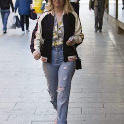 Blanca Suárez con un look casual en las calles de Madrid