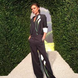 Victoria Beckham con un look de su nueva colección para Target