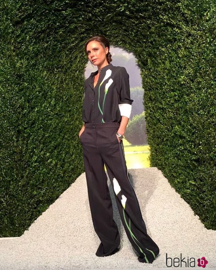 Victoria Beckham con un look de su nueva colección para Target