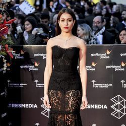 Hiba Abouk con un vestido de encaje en la gala de clausura del Festival de Cine de Málaga