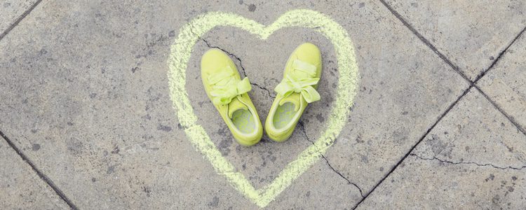 Zapatillas 'Suede Heart Reset' amarillas de Puma primavera/verano 2017