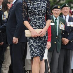 La duquesa de Cambridge con un vestido de encaje de Erdem