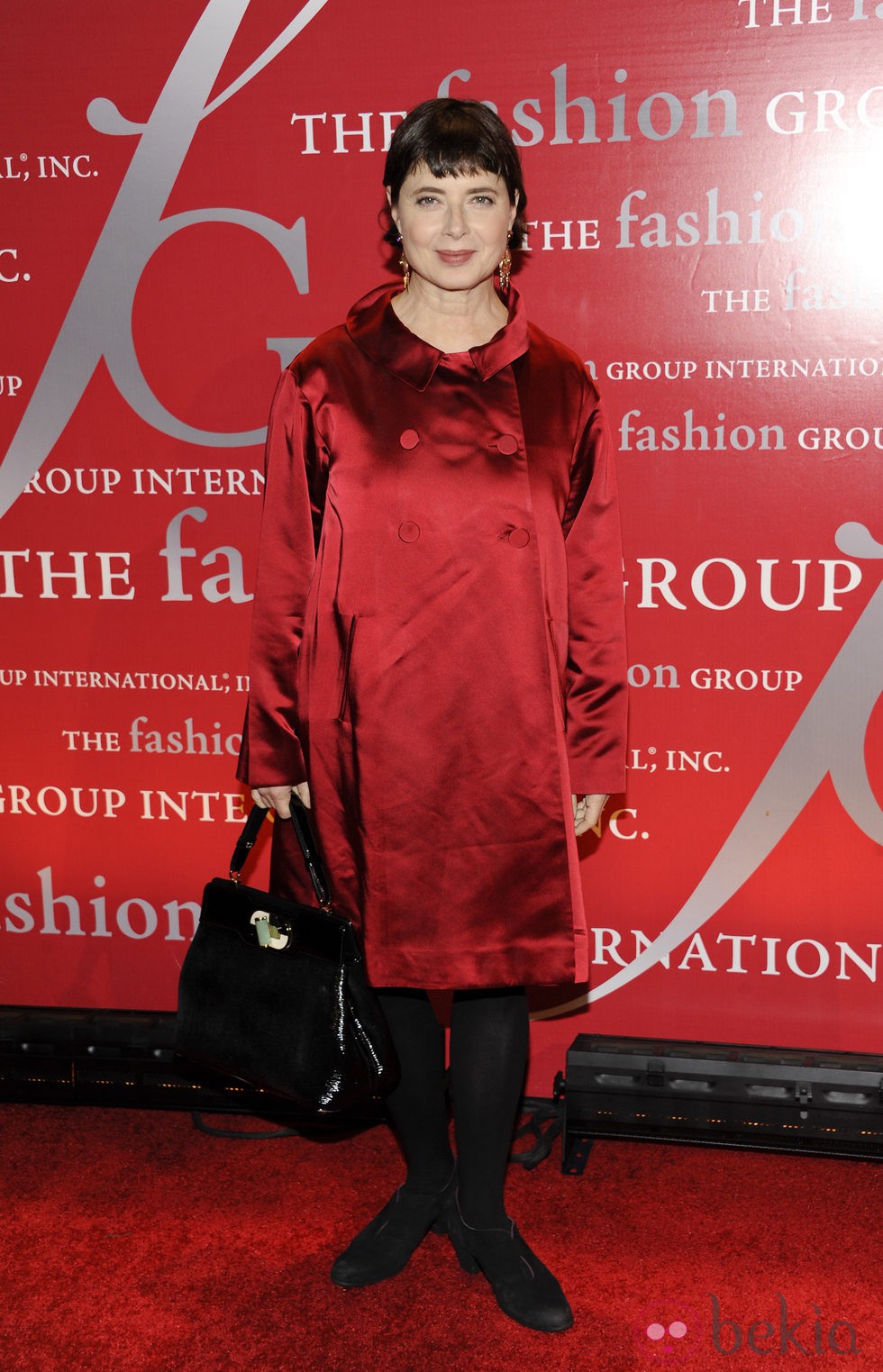 Isabella Rossellini, de rojo, en las fiesta de la moda 'Las Luminarias'