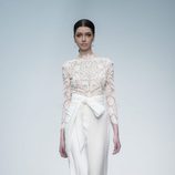 Pantalón y camisa de novia de Hannibal Laguna en la Madrid Bridal Week 2017