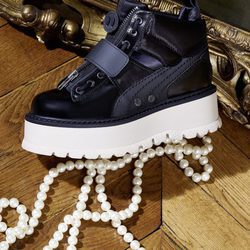 Sneakers 'Boot Strap' de la colección 'Fenty Puma by Rihanna' primavera/verano 2017
