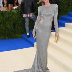 Gisele Bündchen en la Gala del MET 2017 con un vestido de Stella McCartney