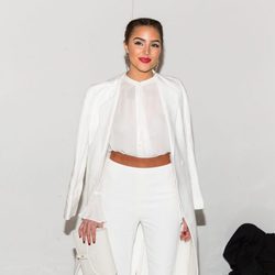 Olivia Culpo con un total white en un evento de la firma Aquazzura en 2016