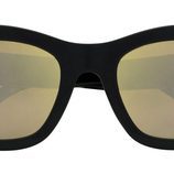 Modelo negro de la nueva colección primavera/verano 2017 de gafas de sol vintage de Loewe