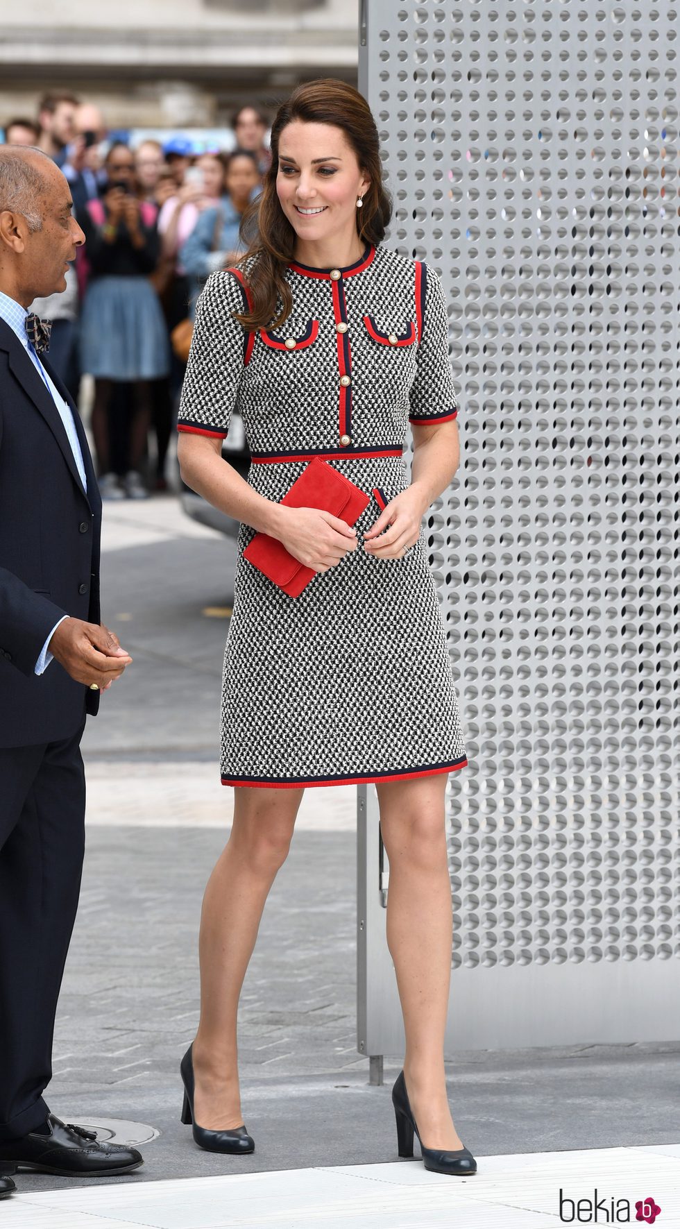 La Duquesa de Cambridge con un vestido de tweed - Foto en Bekia Moda