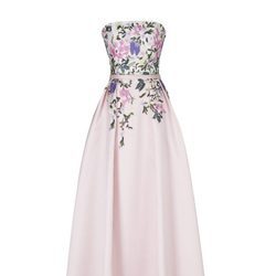 Vestido largo rosa pastel de la nueva colección de fiesta de Pronovias 2018