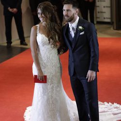 Antonella Roccuzzo con vestido de sirena en su boda con Leo Messi