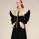 Abrigo estructurado de la colección primavera 2018 de Nina Ricci