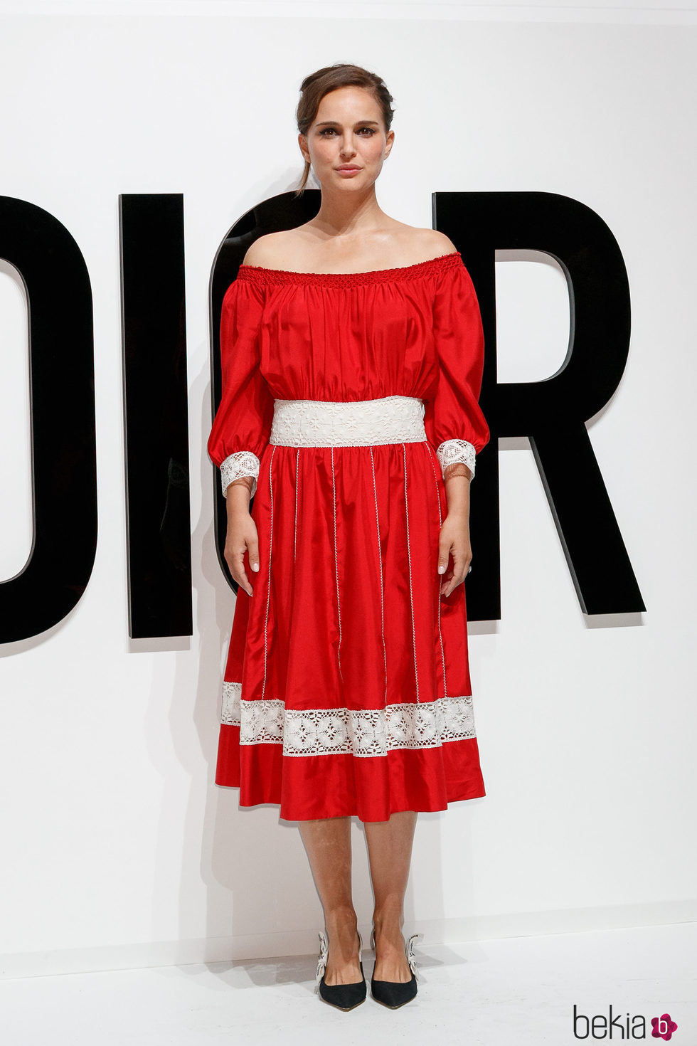 Natalie Portman con un vestido ibicenco rojo