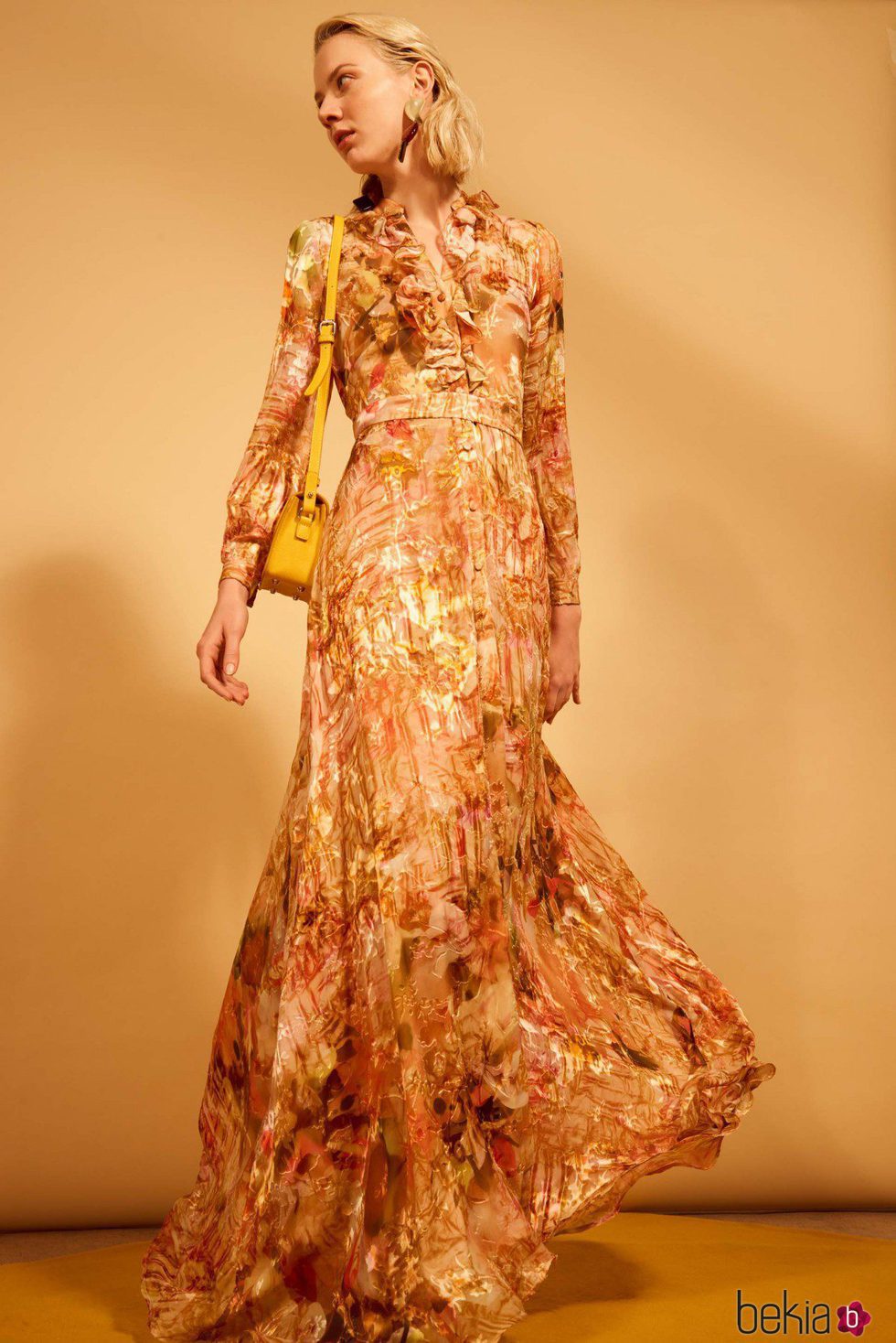 Vestido con estampado floral naranja de la colección 'Heaven' de Dolores Promesas