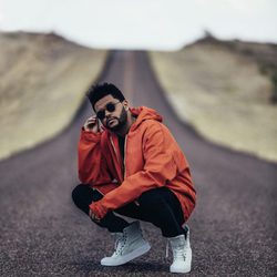 The Weeknd posando como embajador y colaborador creativo de Puma