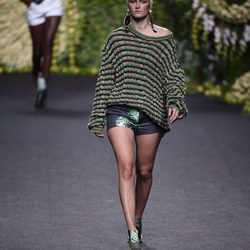 Jersey de punto en el desfile de Francis Montesinos en Madrid Fashion Week primavera/verano 2018