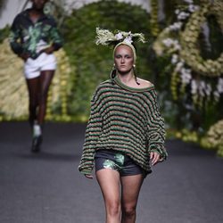 Jersey de punto en el desfile de Francis Montesinos en Madrid Fashion Week primavera/verano 2018