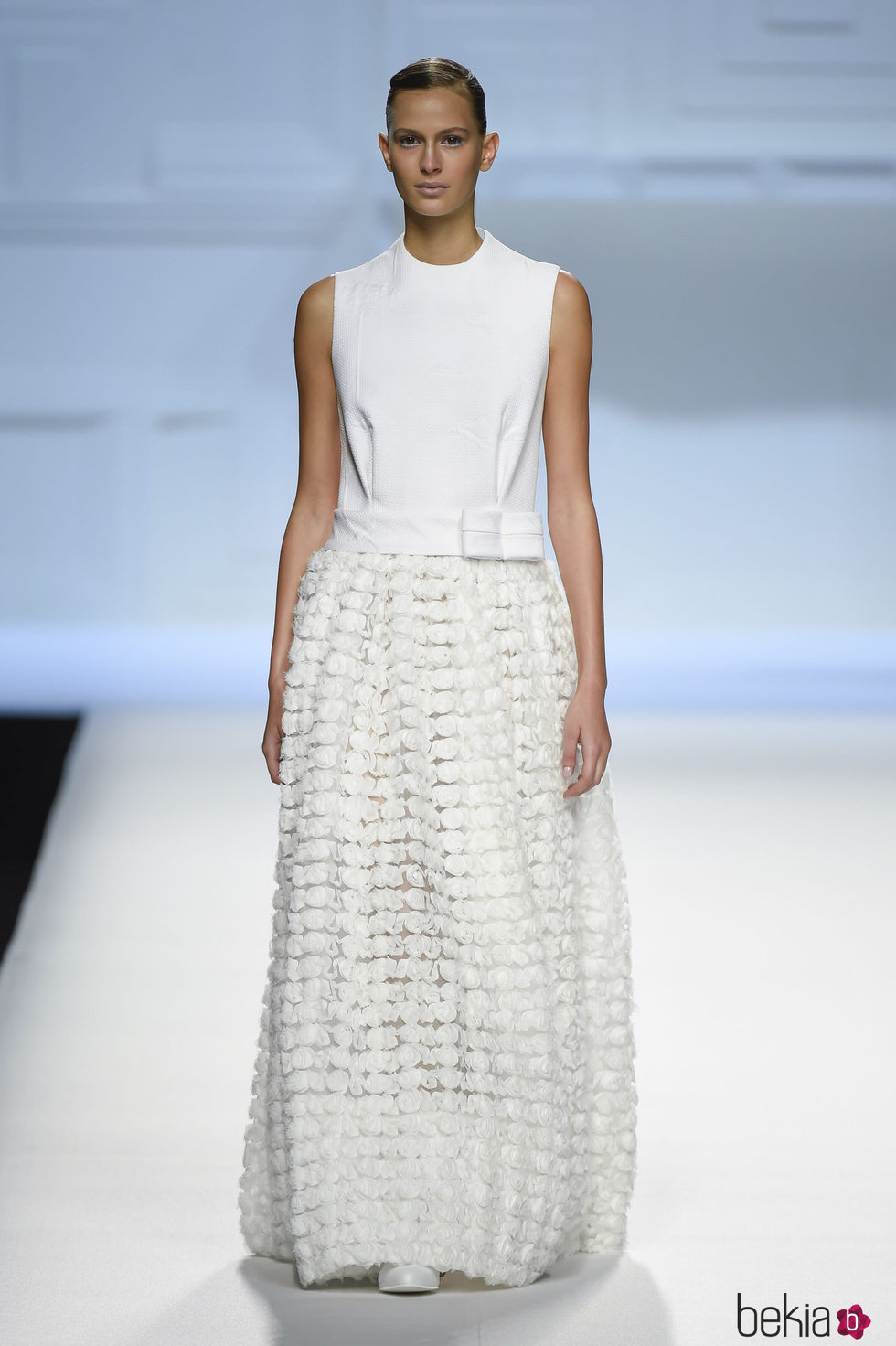 Vestido blanco de flores de Devota & Lomba primavera/verano 2018 en Madrid Fashion Week