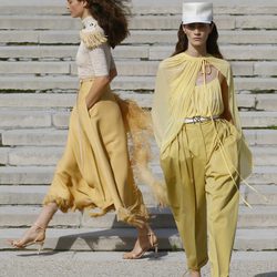Total looks amarillos de Nina Ricci primavera/verano 2018 en la París Fashion Week