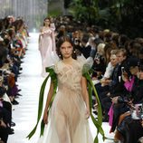 Vestido de tul de la colección primavera/verano 2018 de Valentino en Paris Fashion Week