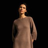 Vestido de punto sin costuras en la colección de Uniqlo de la tempoarada otoño/invierno 2017/2018