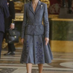 La Reina Letizia con un vestido con chaqueta y falda en el Día de la Hispanidad 2017