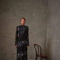 Vestido negro con encaje de la colección Erdem x H&M