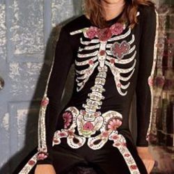 Disfraz y antifaz de esqueleto de mujer de la colección especial Halloween de H&M