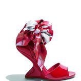 Sandalias rojas de tacón de la nueva colección pre-spring 2018 de Salvatore Ferragamo