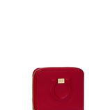 Monedero rojo de la colección pre-spring 2018 de Salvatore Ferragamo