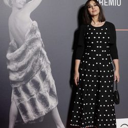 Monica Bellucci poasando en los premios 'Virna Lisi 2017' en Roma