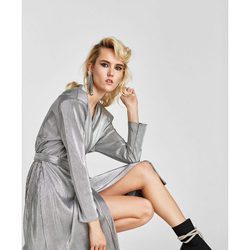 Vestido plizaso de la colección 'Night Out' de Zara