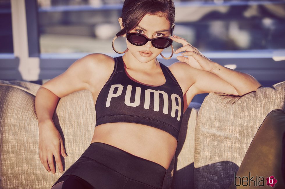 Selena Gomez con top de Puma promocionando su nueva campaña