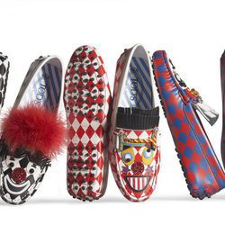 Pares de zapatos estampados de la colección cápsula Tod's circus diseñada por Anna Dello Russo